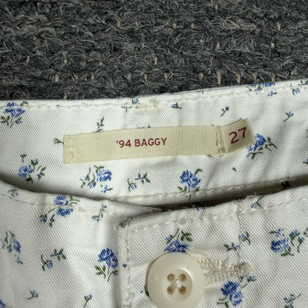 Levi's 94' Baggy Cargo Pants Women 27 White Blue Floral Print Wide Leg Skater
